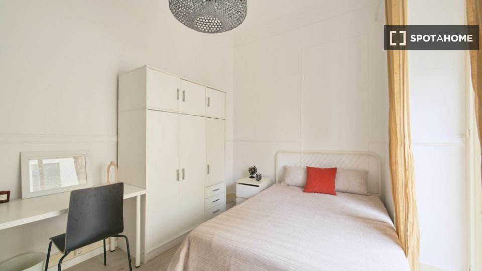 Double room Lisbon, 4 beds — photo 1