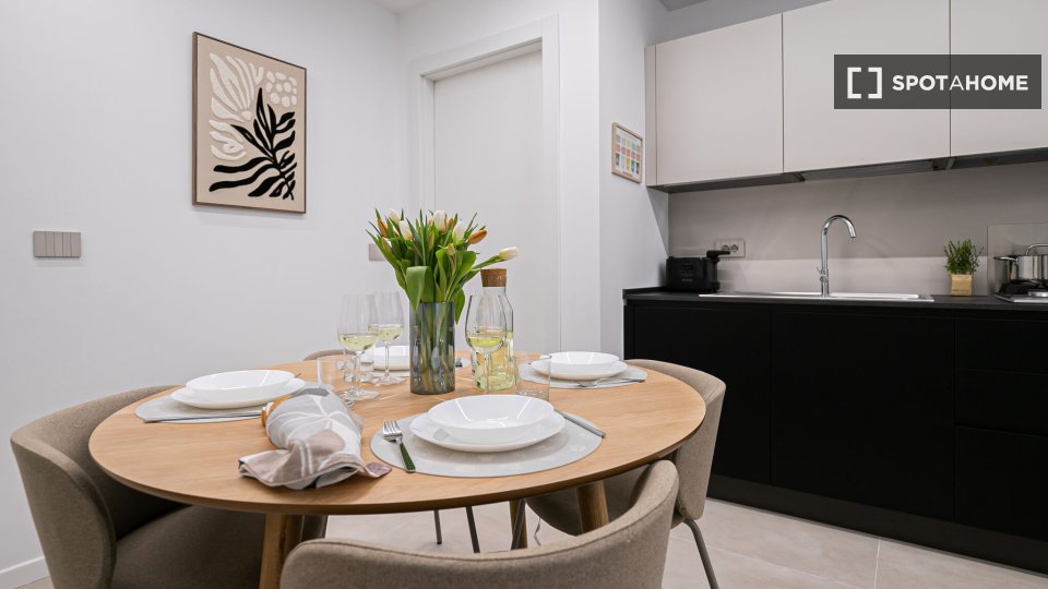 Apartment Milan, 4 beds, 125m² — photo 3