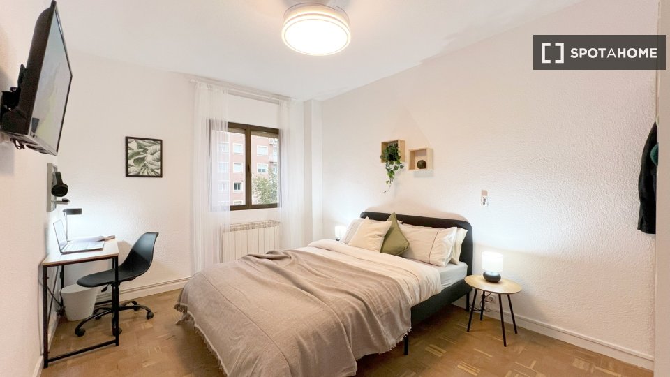 Double room Madrid, 5 beds — photo 11