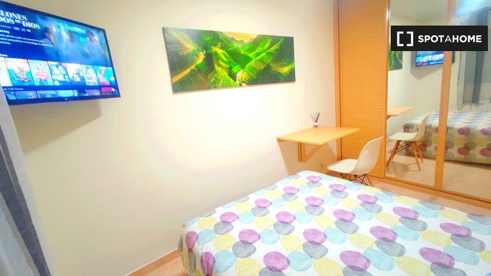 Double room Madrid, 2 beds — photo 1