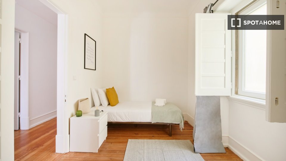 Double room Lisbon, 7 beds — photo 18