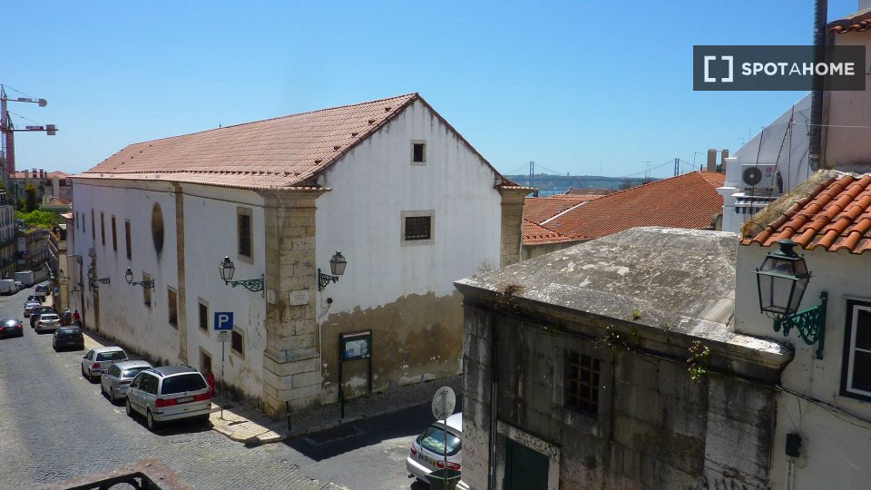 Apartment mono Lisbon, 60m² — photo 9