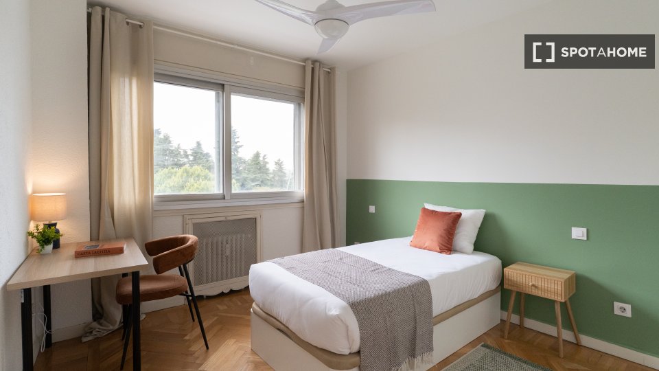 Double room Madrid, 6 beds — photo 12