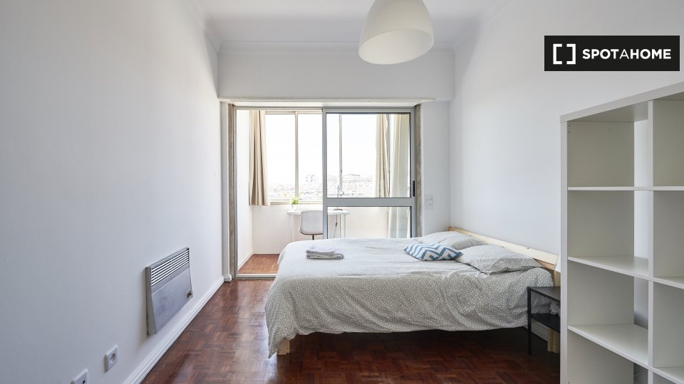 Double room Lisbon, 8 beds — photo 1