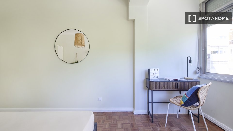 Double room Lisbon, 5 beds — photo 1