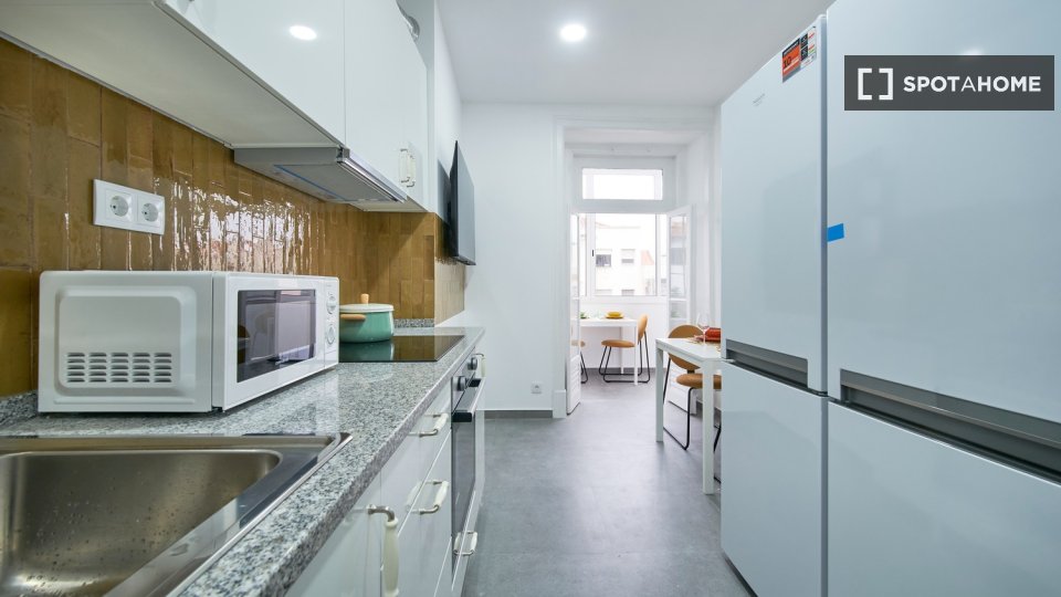 Double room Lisbon, 8 beds — photo 32