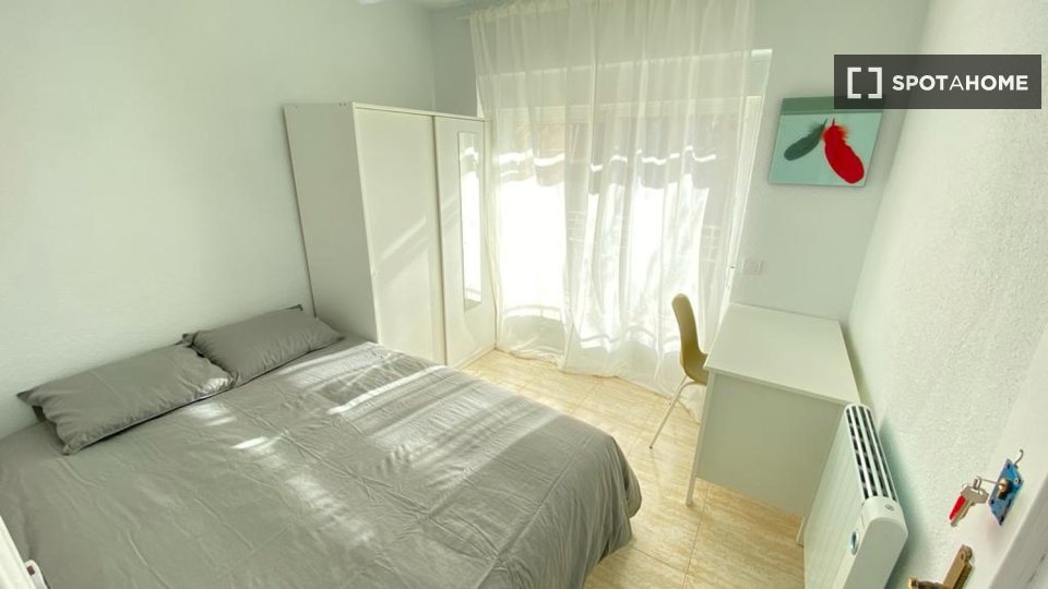 Double room Madrid, 4 beds — photo 16