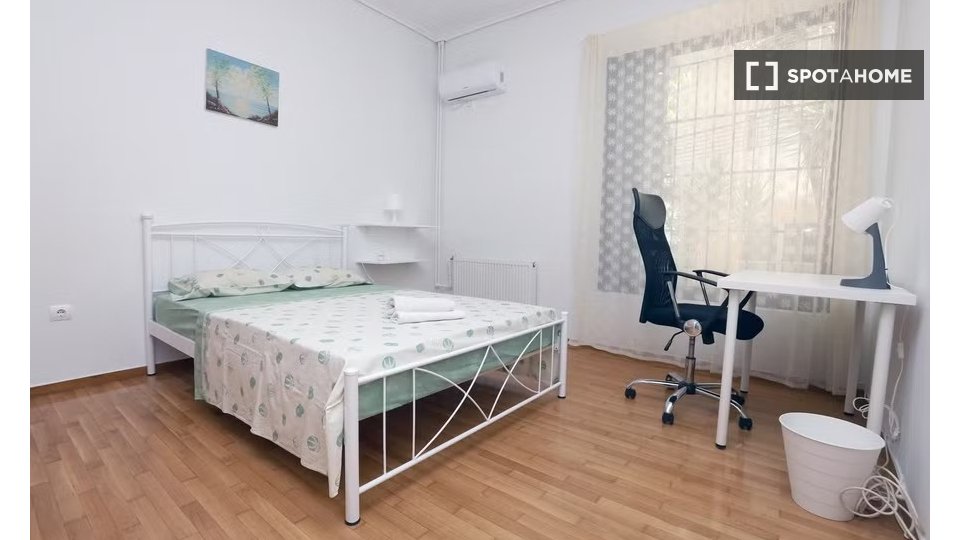 Double room Athens, 4 beds — photo 11