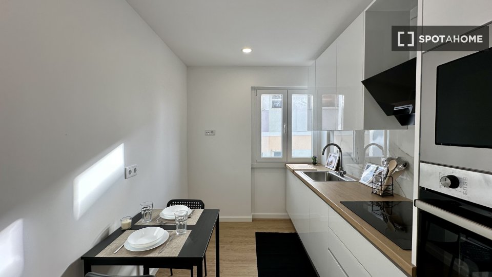 Double room Lisbon, 2 beds, 45m² — photo 8