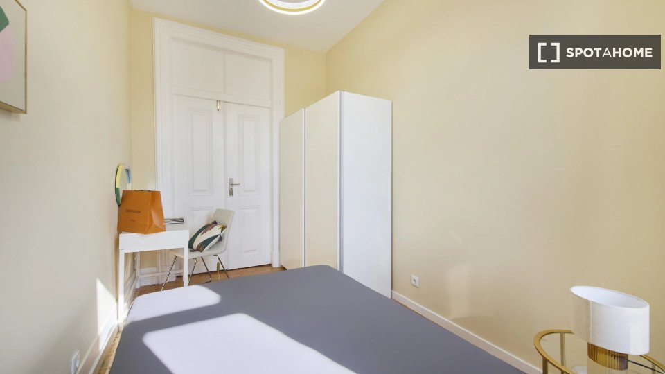 Double room Lisbon, 9 beds — photo 13
