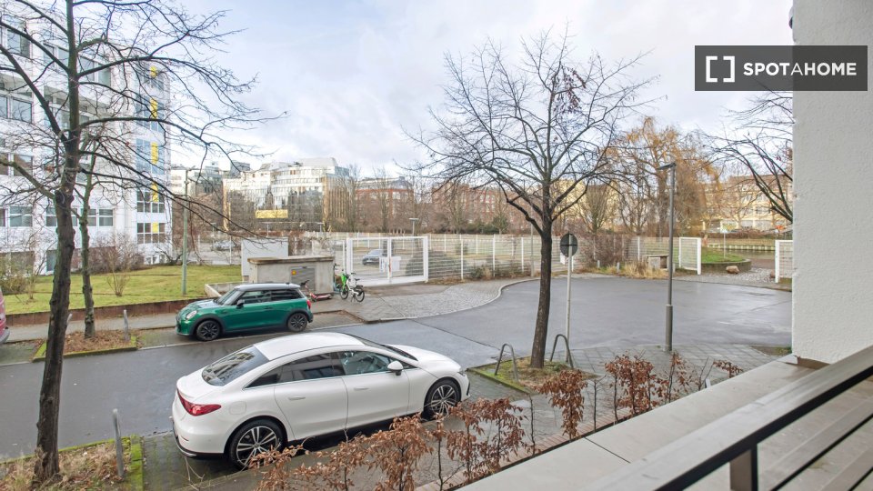 Apartment Berlin, 2 beds, 81m² — photo 3