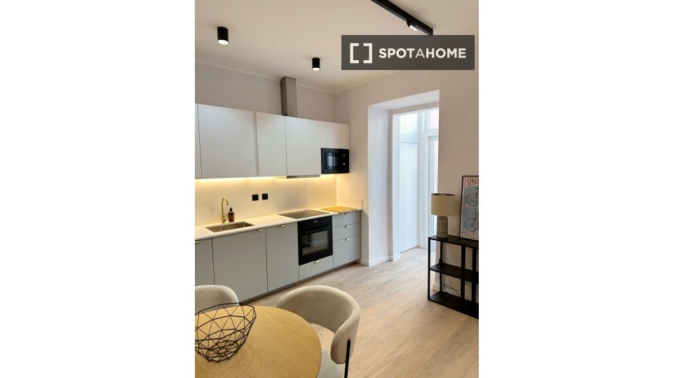 Apartment Lisbon, 2 beds, 70m² — photo 1