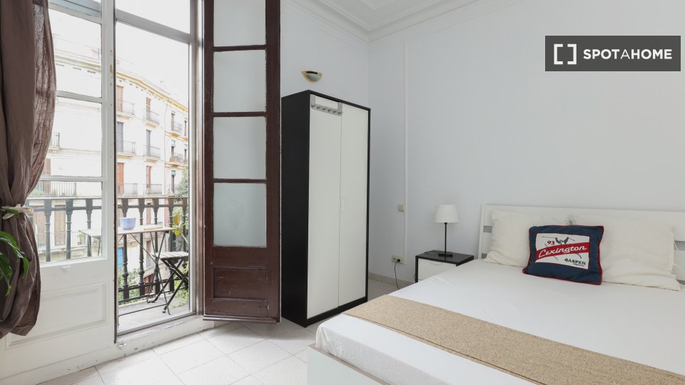 Double room Barcelona, 6 beds, 150m² — photo 18