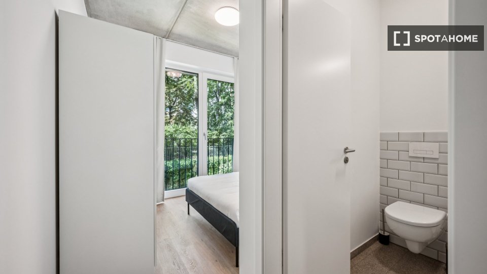 Double room Berlin, 3 beds, 60m² — photo 15