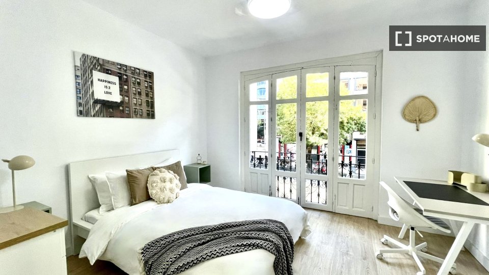 Double room Madrid, 7 beds — photo 42