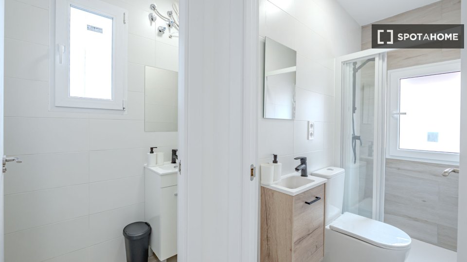 Double room Madrid, 4 beds — photo 2