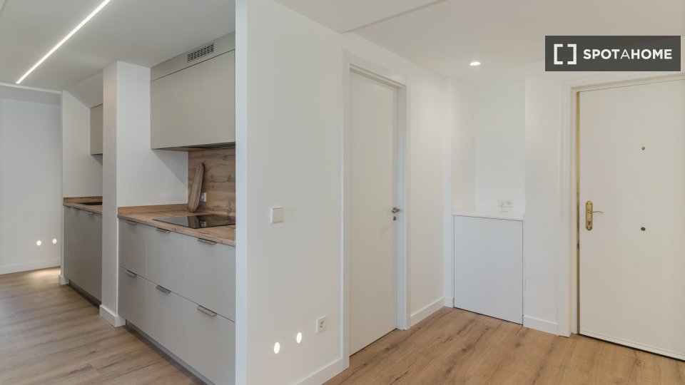 Double room Madrid, 6 beds — photo 5