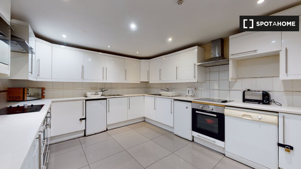 Double room London, 13 beds — photo 18