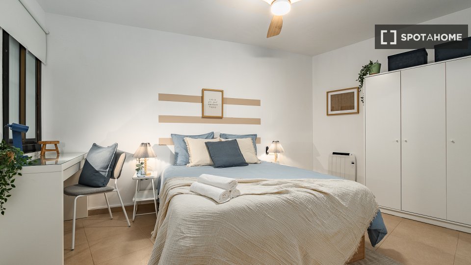 Double room Barcelona, 3 beds, 62m² — photo 35