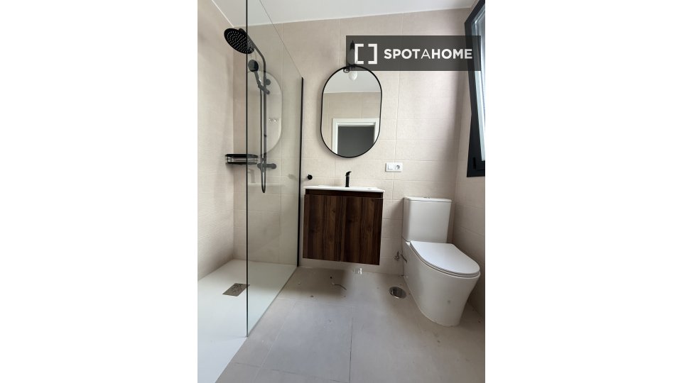Double room Seville, 2 beds, 98m² — photo 17