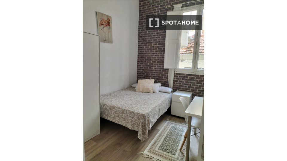 Double room Madrid, 5 beds, 100m² — photo 9