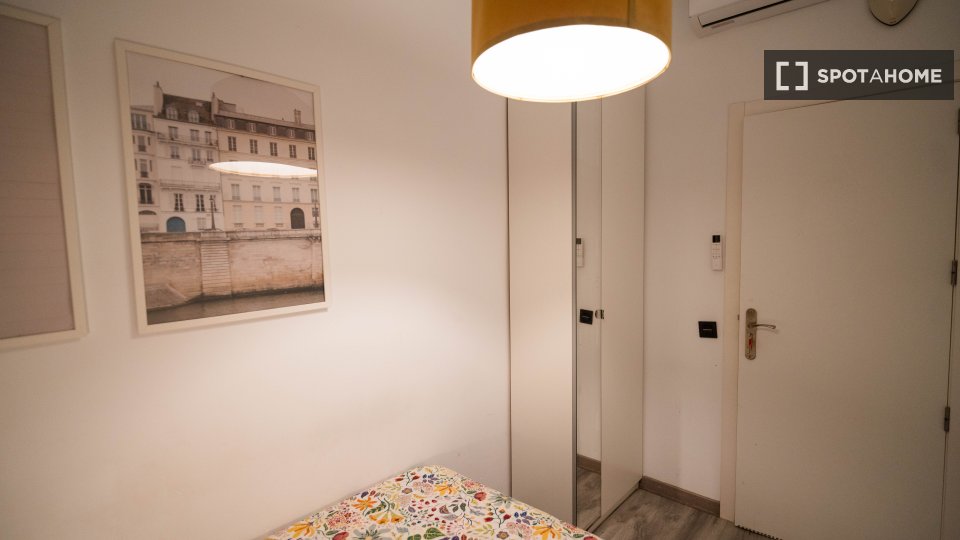 Double room Barcelona, 6 beds — photo 18