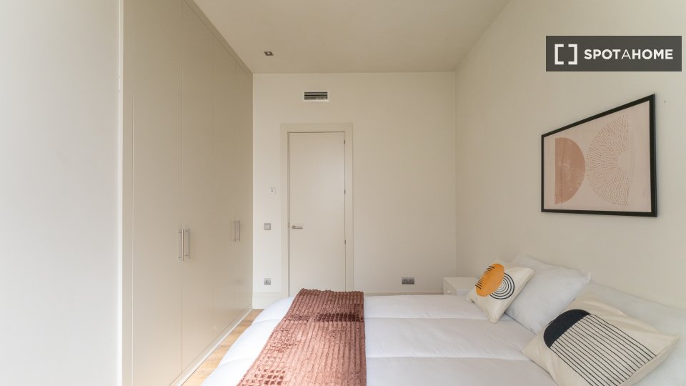 Double room Madrid, 6 beds — photo 1