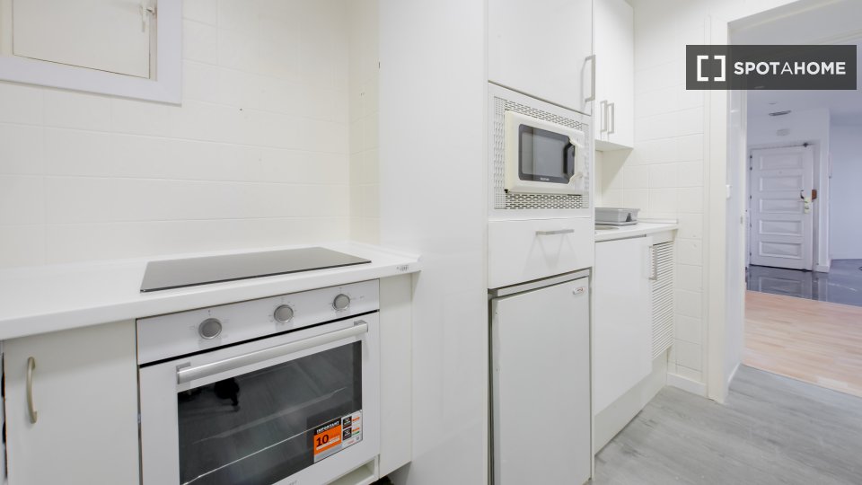 Double room Madrid, 8 beds — photo 4