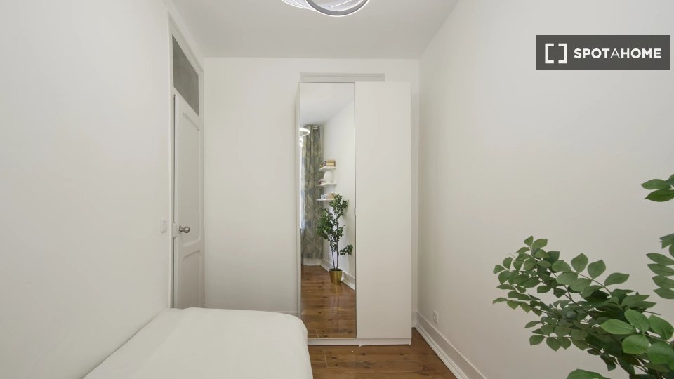 Double room Lisbon, 8 beds — photo 13