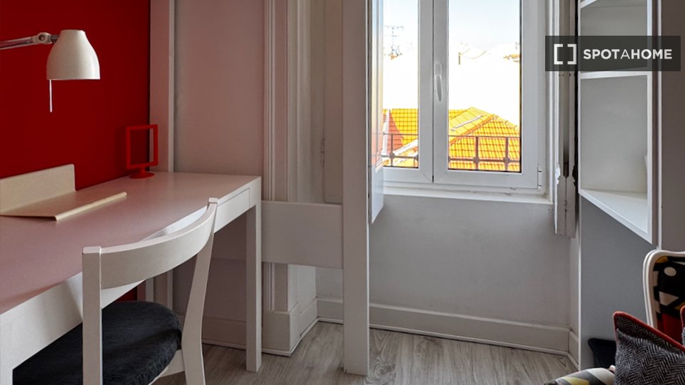 Double room Lisbon, 4 beds — photo 15
