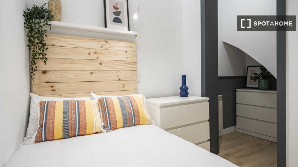 Double room Madrid, 1 bed — photo 32