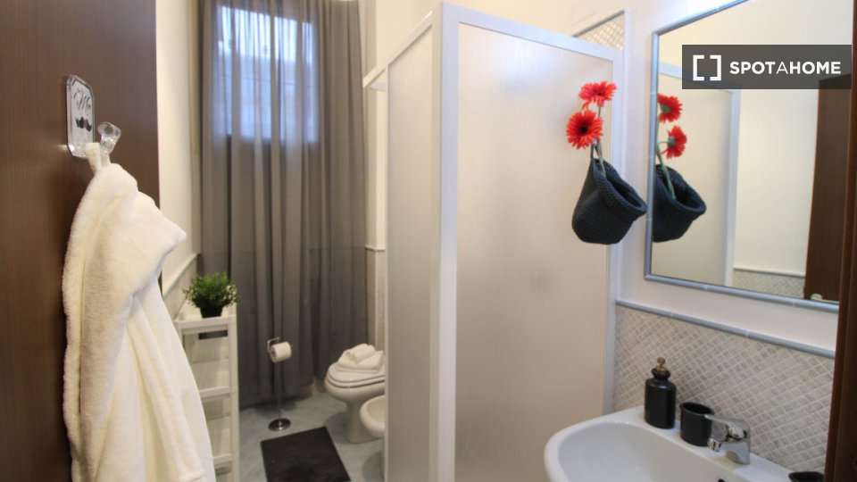 Double room Brescia, 3 beds — photo 18