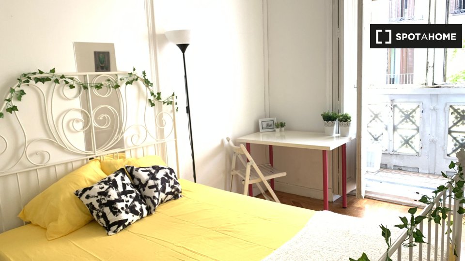 Double room Madrid, 9 beds — photo 12