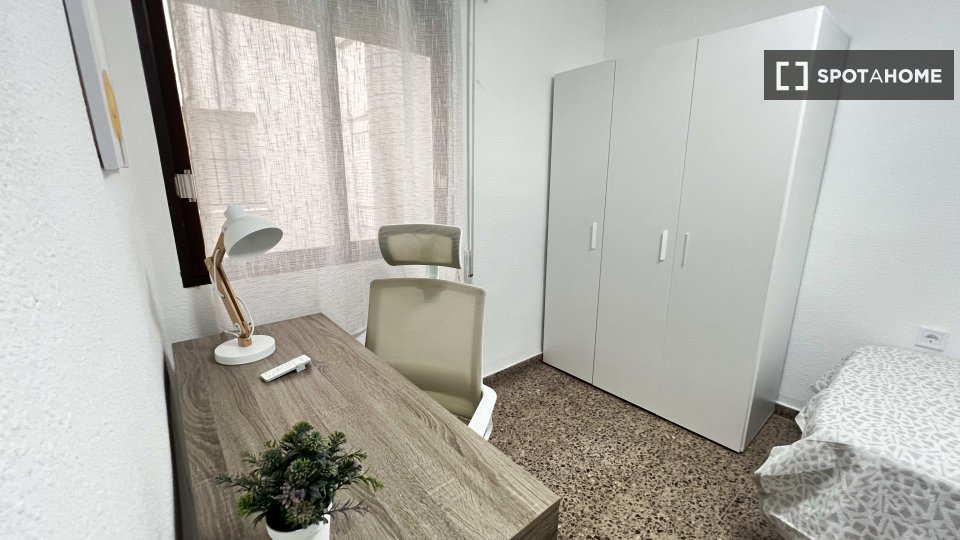 Double room Valencia, 5 beds — photo 15