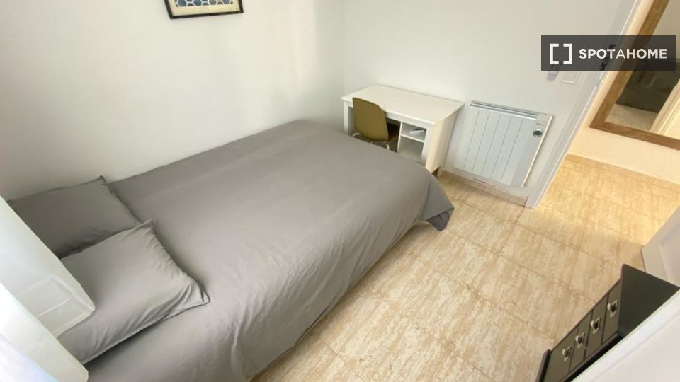 Double room Madrid, 4 beds — photo 12