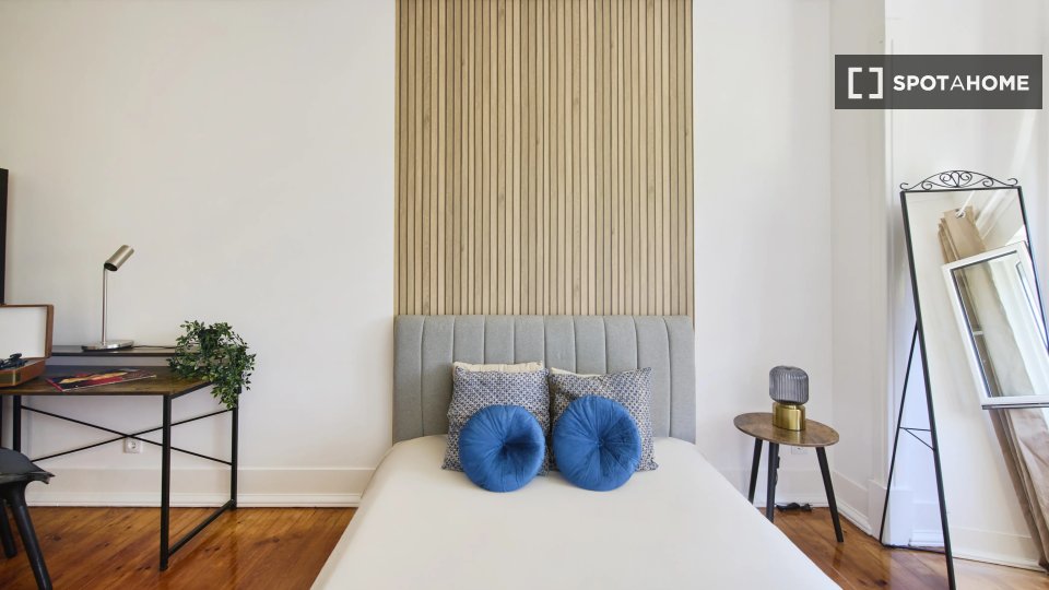 Double room Lisbon, 6 beds — photo 2