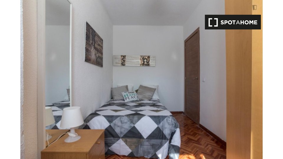 Double room Alcala_De_Henares, 5 beds, 110m² — photo 1