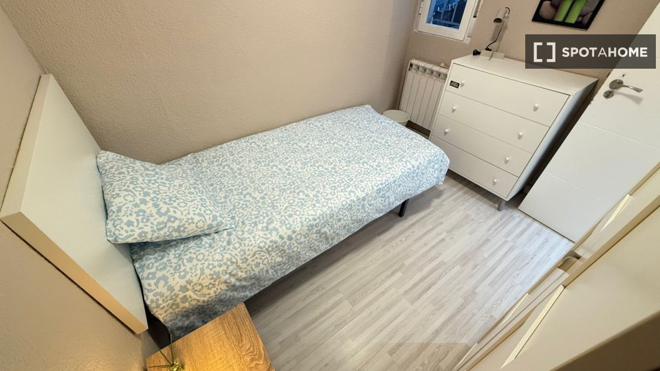 Double room Madrid, 4 beds — photo 26