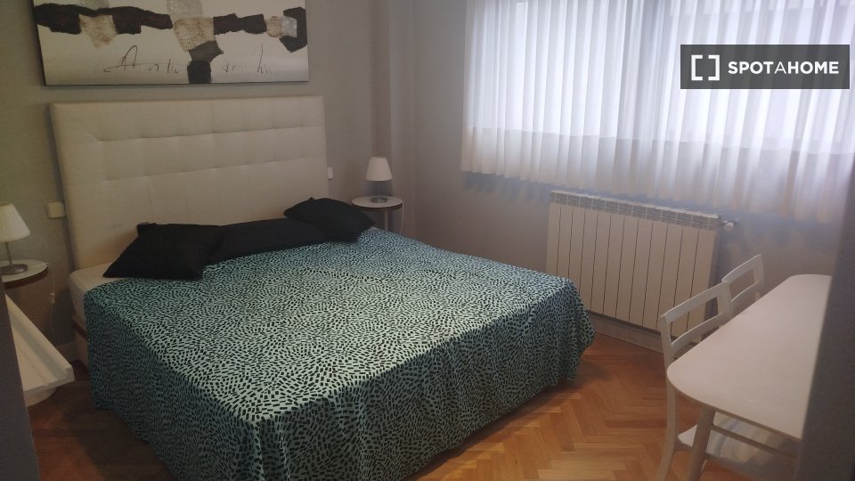 Double room Madrid, 4 beds — photo 1