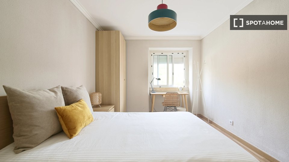Double room Lisbon, 4 beds — photo 2