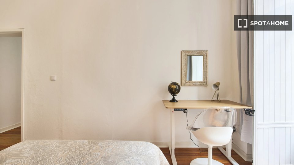 Double room Lisbon, 13 beds — photo 4