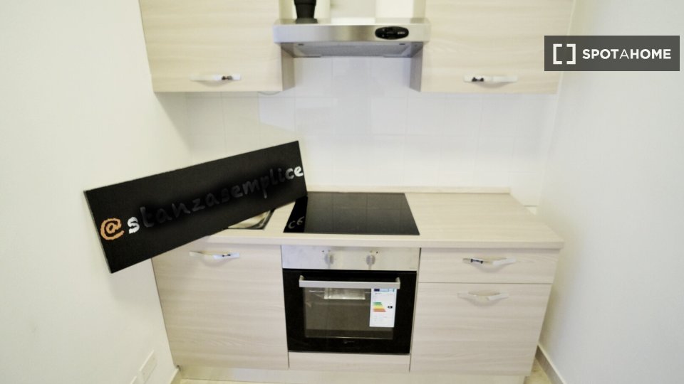 Double room Milan, 3 beds — photo 1
