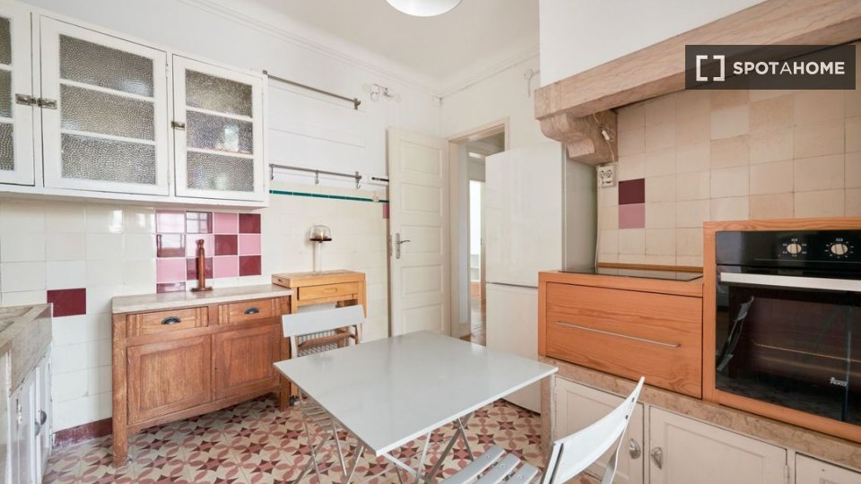 Double room Lisbon, 7 beds — photo 24