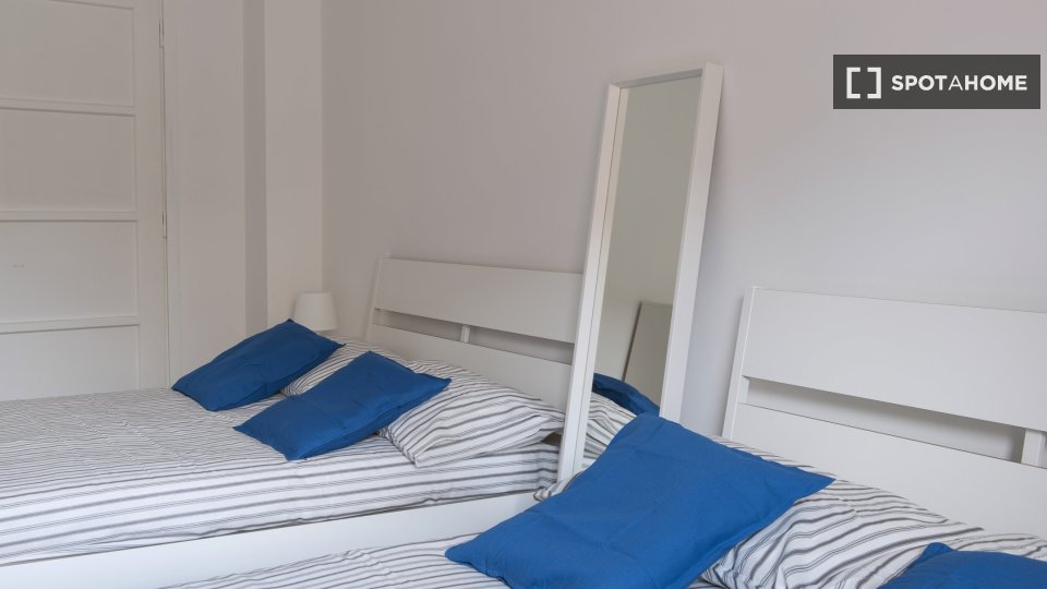 Double room Milan, 3 beds, 70m² — photo 8