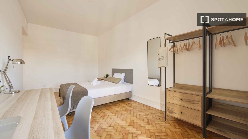 Double room Lisbon, 7 beds — photo 34