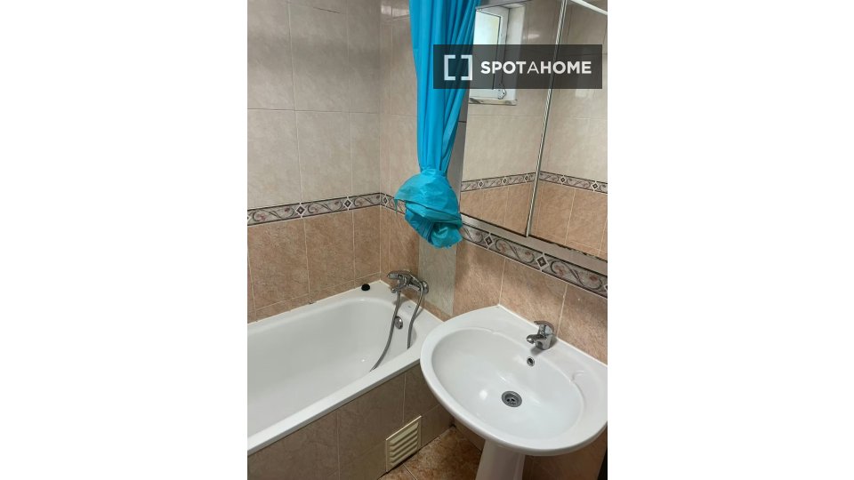 Double room Lisbon, 6 beds — photo 18
