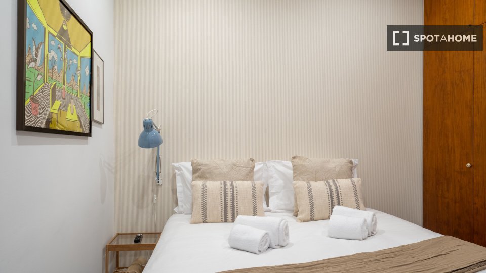 Apartment Lisbon, 2 beds, 65m² — photo 2
