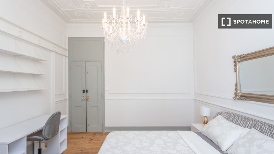 Double room Lisbon, 6 beds — photo 16