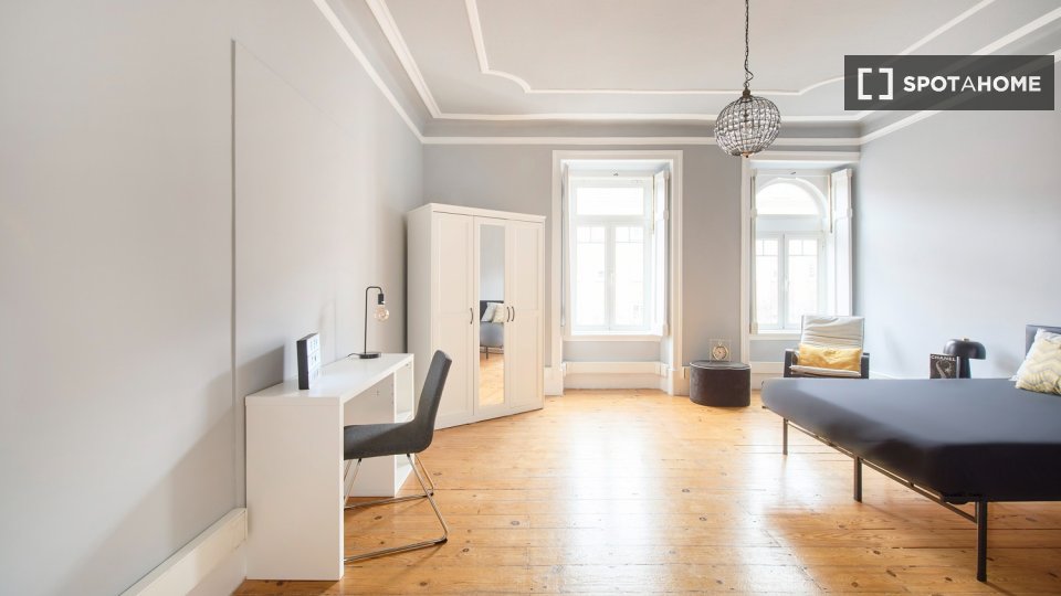 Double room Lisbon, 8 beds — photo 24