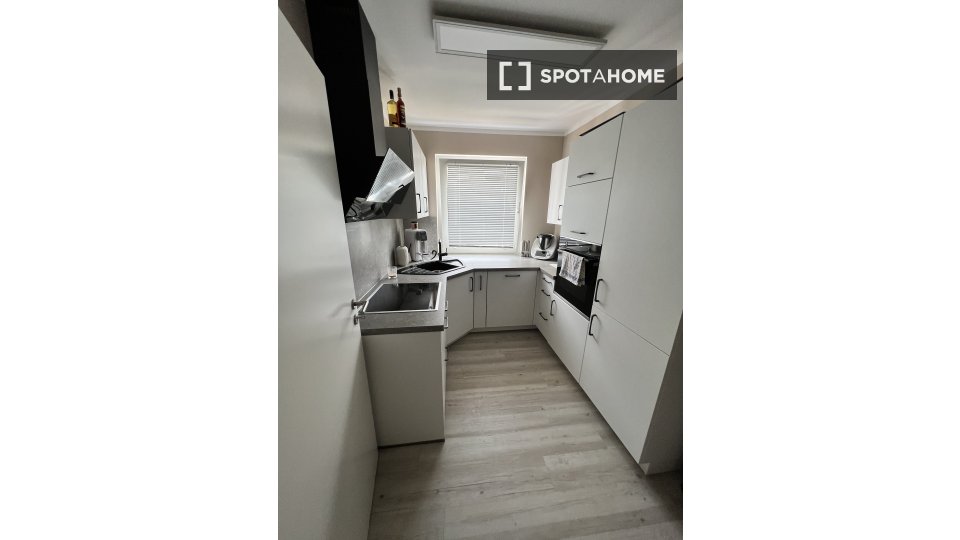 Apartment Cologne, 1 bed, 70m² — photo 1